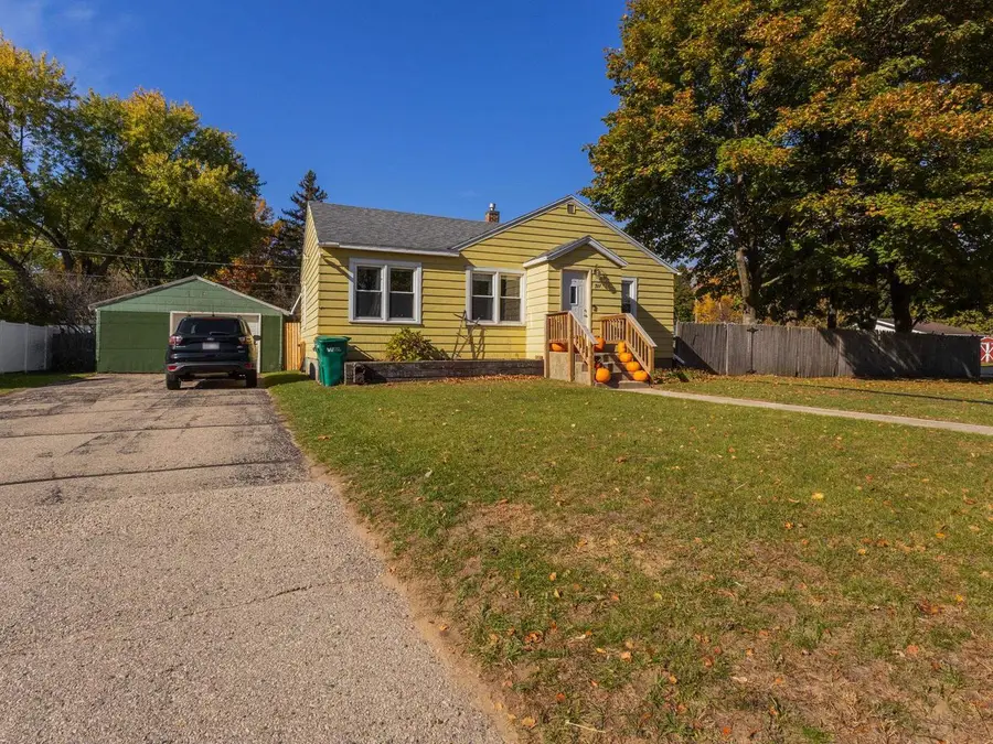 711 COOLIDGE STREET, Marinette, WI 54143 - #2