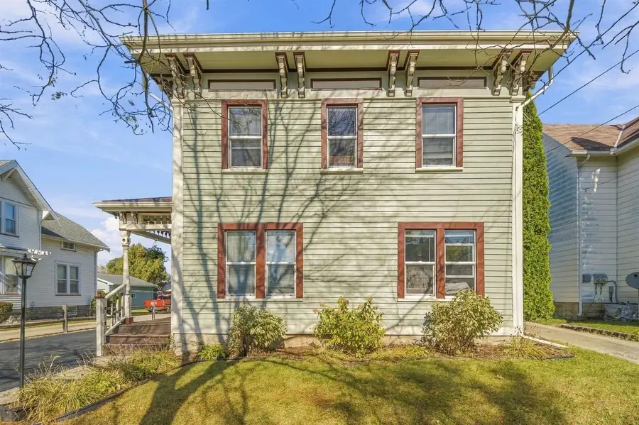 422 W 11TH AVENUE, Oshkosh, WI 54902 - #2