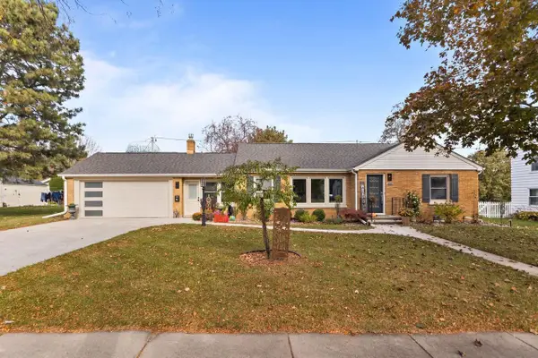 114 E BYRD STREET, Appleton, WI 54911