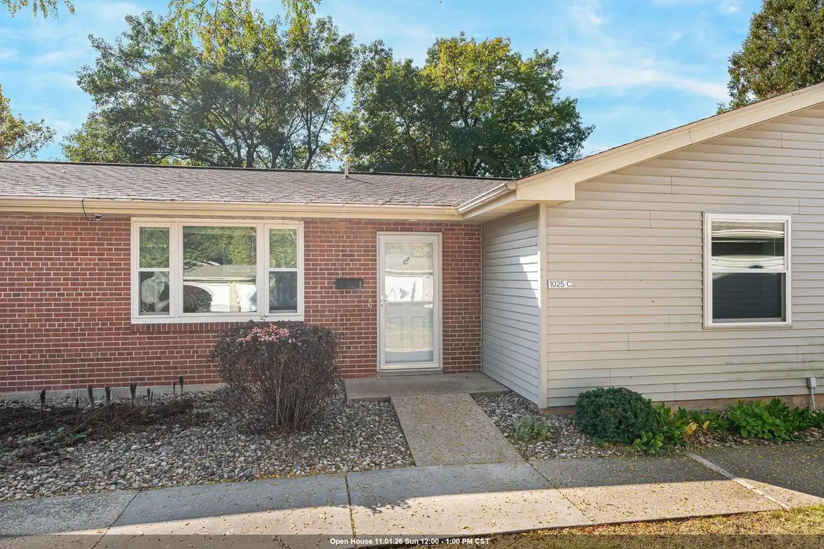 1025 S WEST COURT, Appleton, WI 54915 - #1