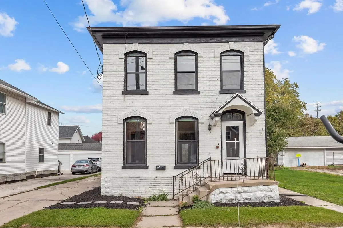 612 CHICAGO STREET, Manitowoc, WI 54220 - #1