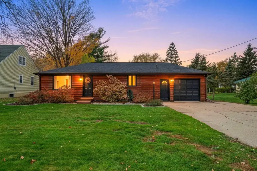 215 LINCOLN STREET, Pulaski, WI 54162 - #2