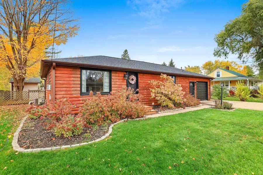 215 LINCOLN STREET, Pulaski, WI 54162 - #3