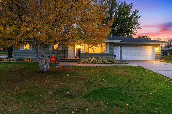 302 BRANTWOOD DRIVE, Neenah, WI 54956