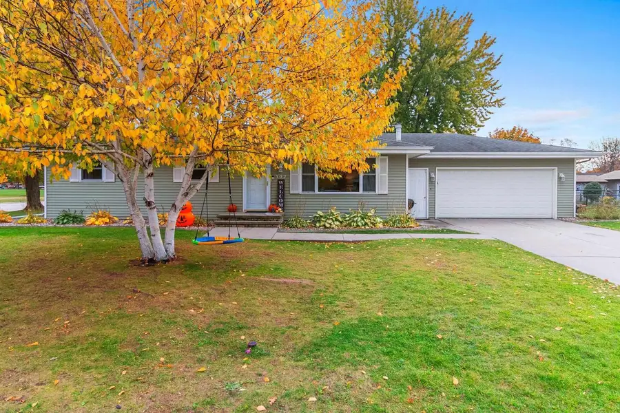 302 BRANTWOOD DRIVE, Neenah, WI 54956 - #2