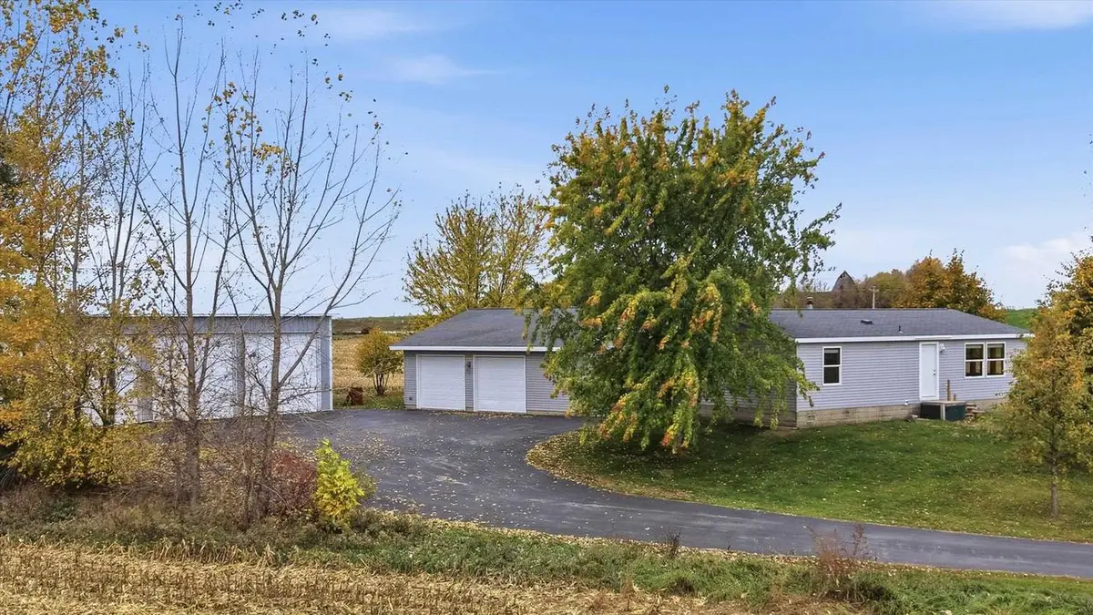 1626 OLD WOODEN BRIDGE ROAD, Manitowoc, WI 54220 - #1