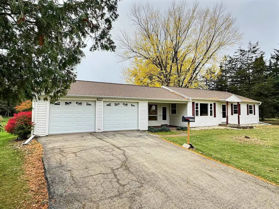 7309 COUNTY RD K, Omro, WI 54963 - #2