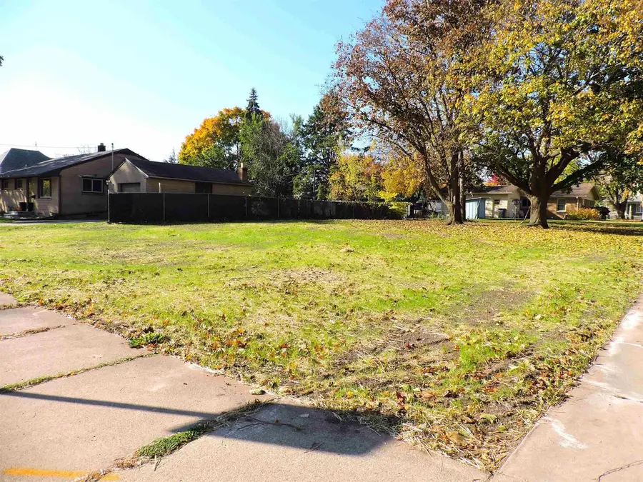 1739 MT VERNON STREET, Oshkosh, WI 54901 - #2
