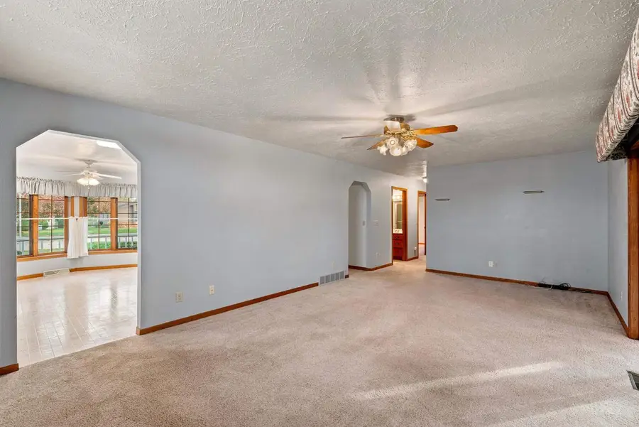 336 WILLSHER DRIVE, Fond Du Lac, WI 54935 - #2