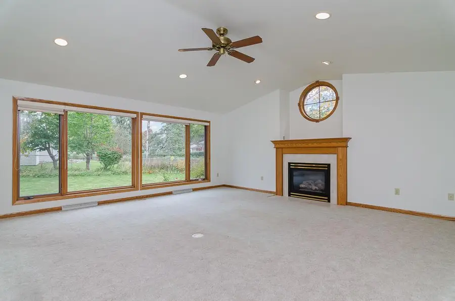 617 N CAMBRIDGE DRIVE, Appleton, WI 54915 - #2