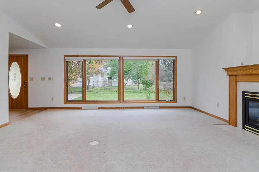 617 N CAMBRIDGE DRIVE, Appleton, WI 54915 - #3
