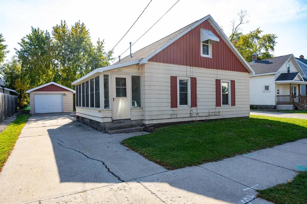751 VINE AVENUE, Oshkosh, WI 54901 - #1