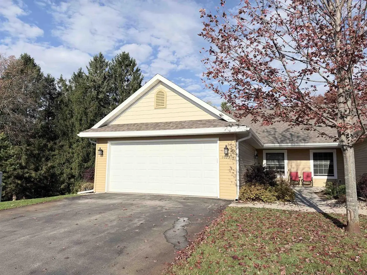 1029 CHARLES WRIGHT DRIVE, Waupaca, WI 54981 - #1