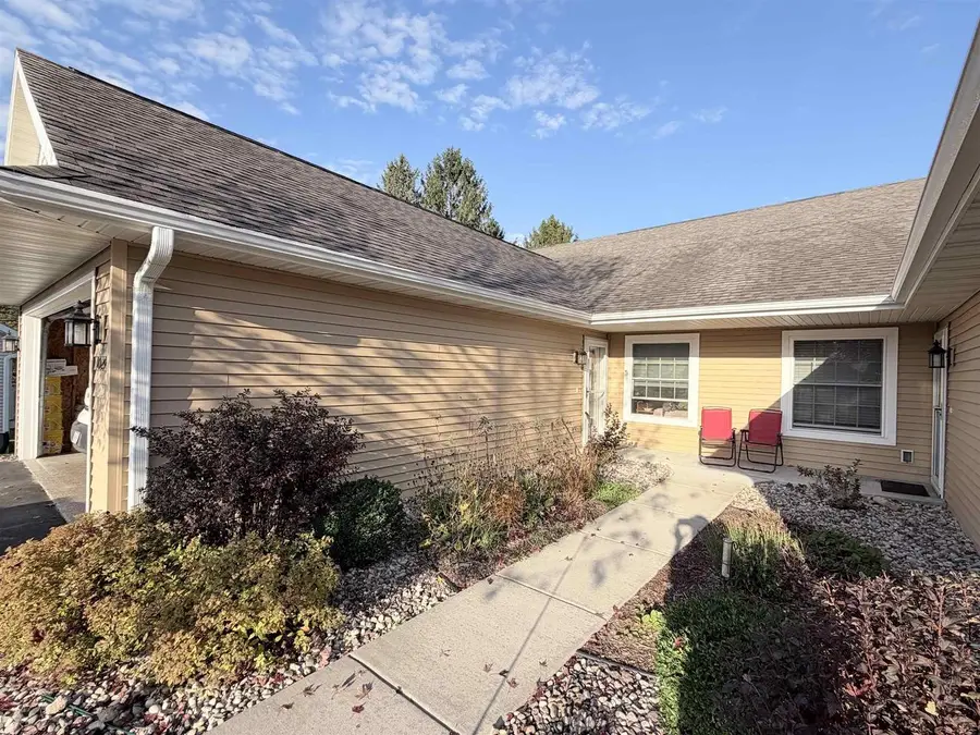 1029 CHARLES WRIGHT DRIVE, Waupaca, WI 54981 - #3