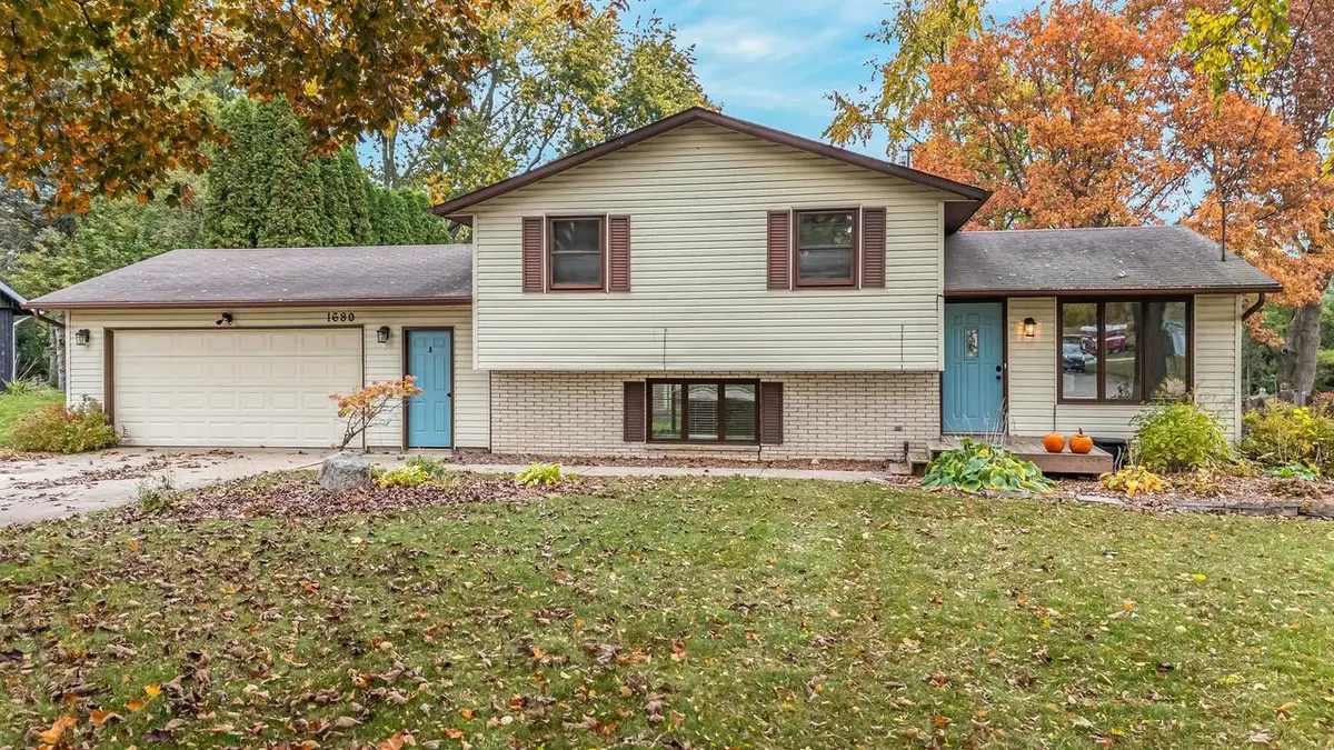 1680 CORMIER ROAD, Green Bay, WI 54313 - #1