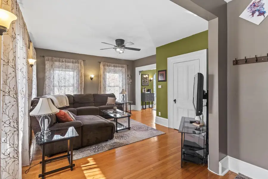 218 W MELVIN AVENUE, Oshkosh, WI 54901 - #2