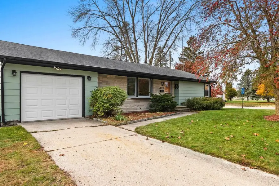 2537 39TH STREET, Two Rivers, WI 54241 - #2