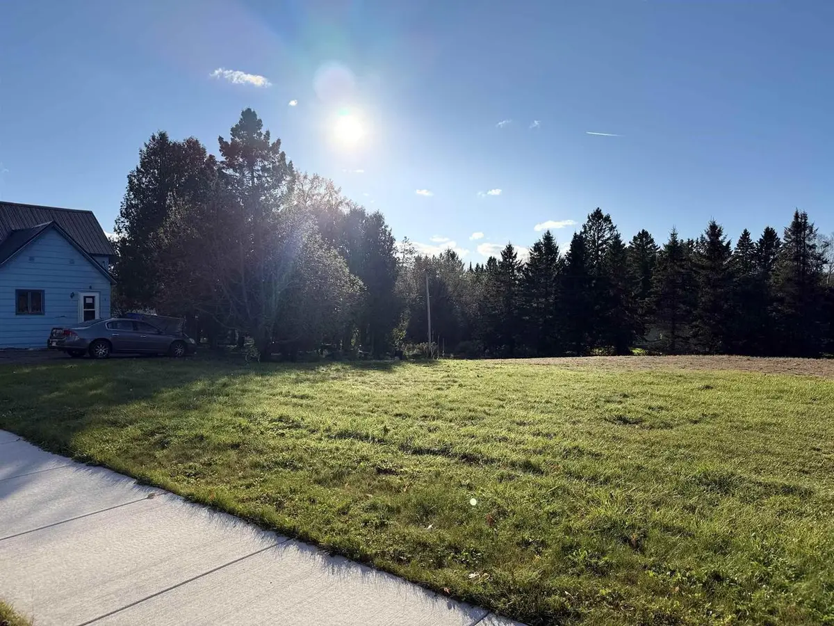 000 Main St S, Mellen, WI 54546 - Image #1