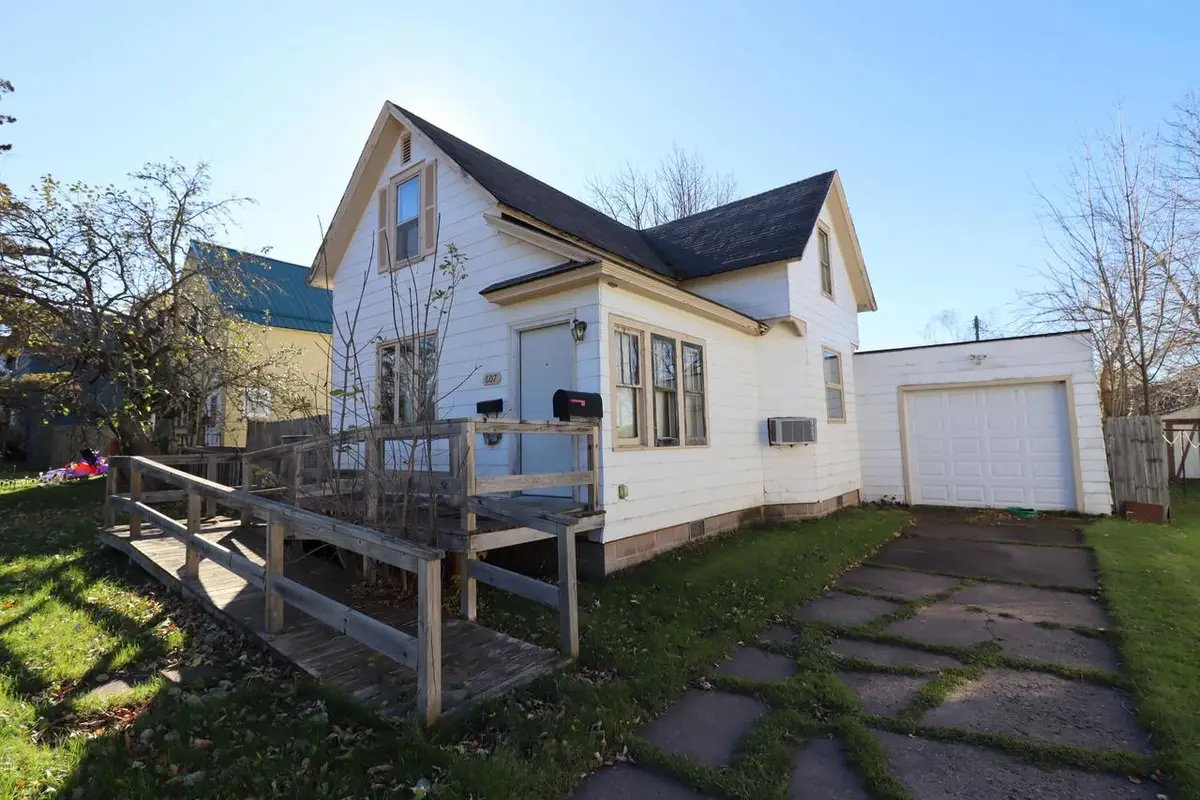 607 18th Ave W, Ashland, WI 54806 - Image #1