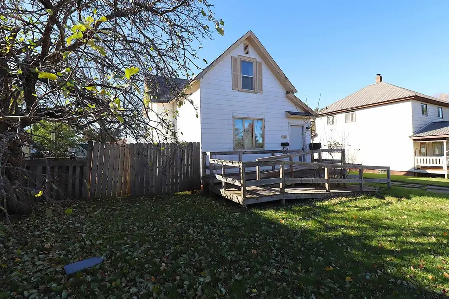 607 18th Ave W, Ashland, WI 54806 - Image #2