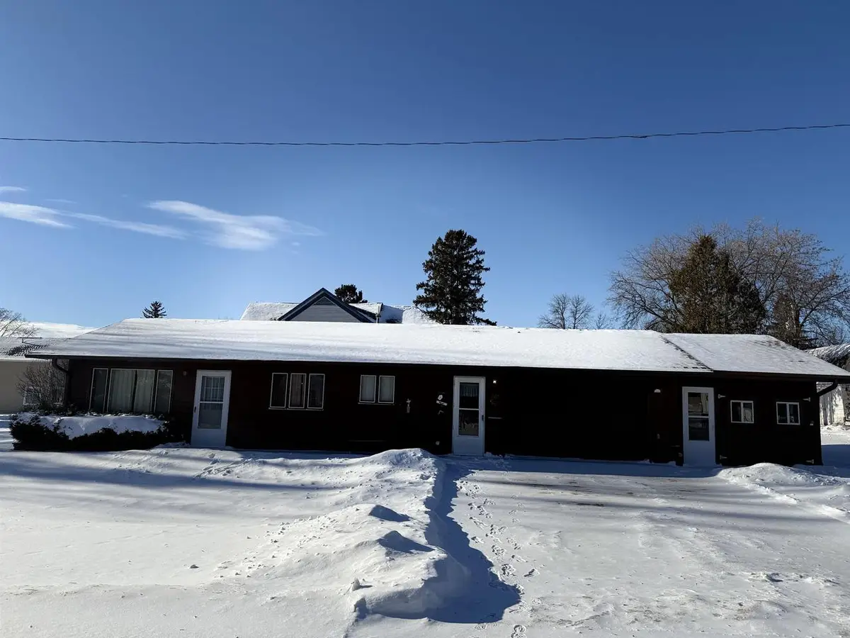 201 N 4th Ave W, Washburn, WI 54891 - Image #1
