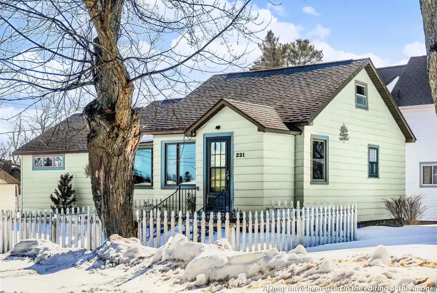 221 N 1st Ave W, Washburn, WI 54891 - #2