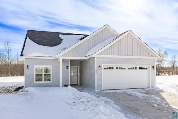 22 Spartan Circle Dr, Superior, WI 54880