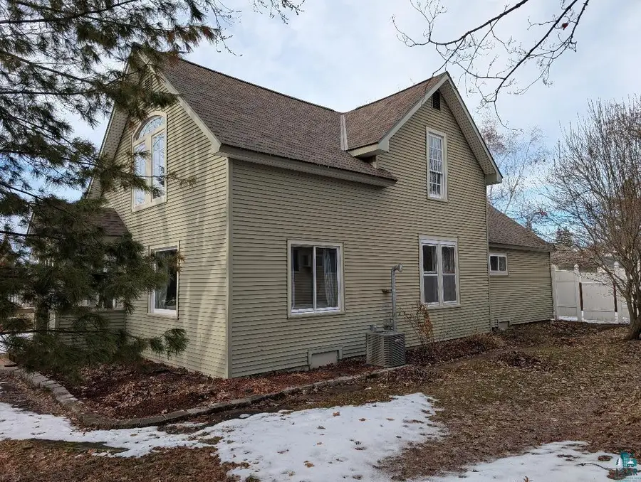 1216 MacArthur Ave, Ashland, WI 54806 - #3