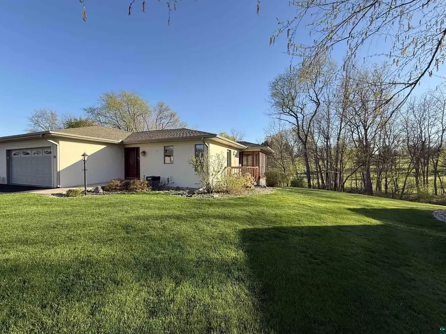 502 Spring Creek Cr, Baraboo, WI 53913 - #2