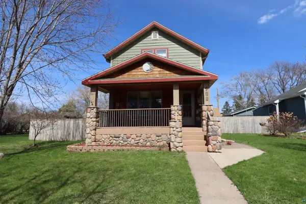 908 6th Ave W, Ashland, WI 54806