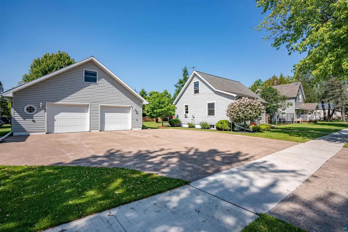 2822 E 6th St, Superior, WI 54880 - #1