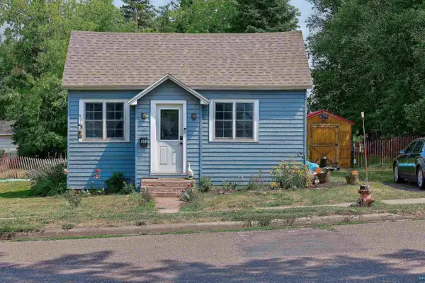 322 5th Ave E, Ashland, WI 54806