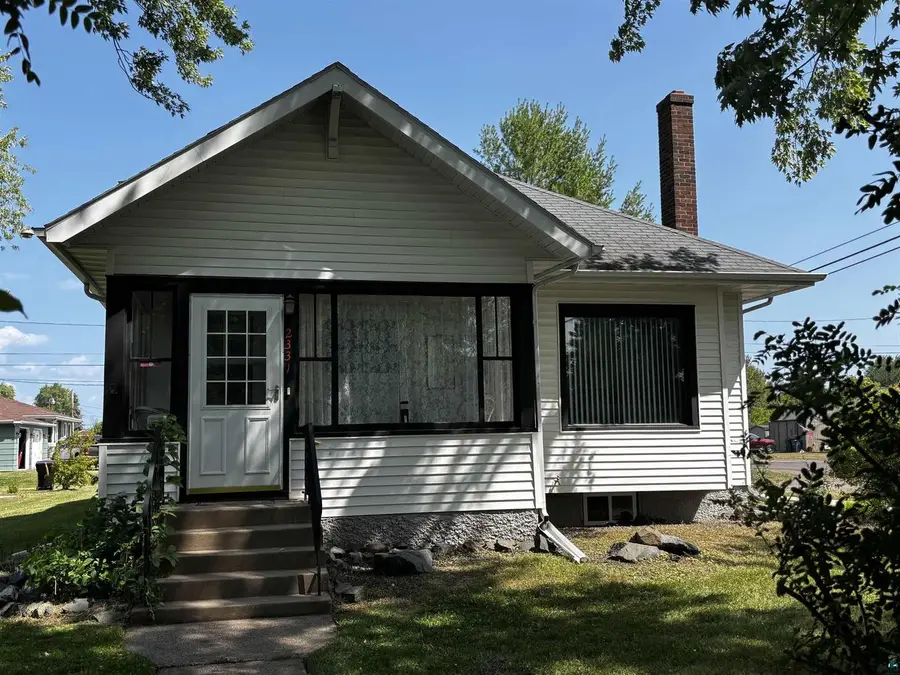 2331 E 10th St, Superior, WI 54880 - #2