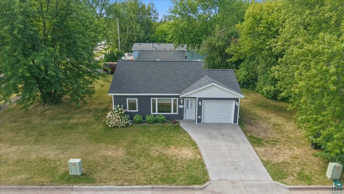 5729 Oakes Ave, Superior, WI 54880 - #1