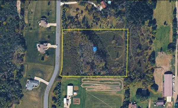 W226N8880 Jolyn Dr, UNKNOWN, WI 53089
