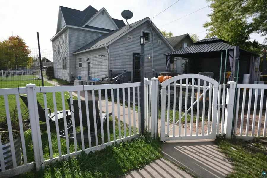 2113 5th St E, Ashland, WI 54806 - #2