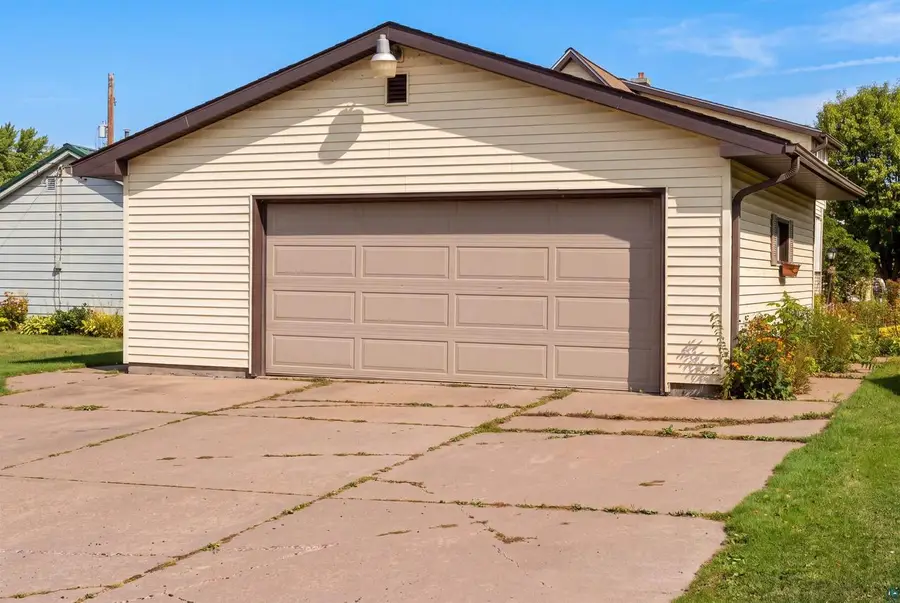 517 17th Ave W, Ashland, WI 54806 - #2