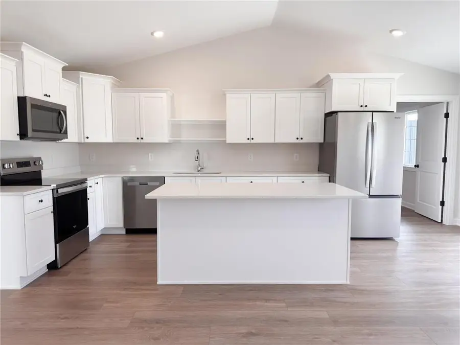 617 Field Point Street, Roberts, WI 54023 - #3