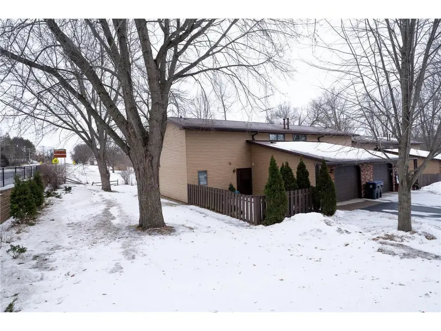 434 E 11th Street #L, New Richmond, WI 54017 - Image #3