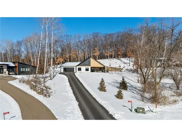 1084 Autumn Oak Lane, Hudson, WI 54016