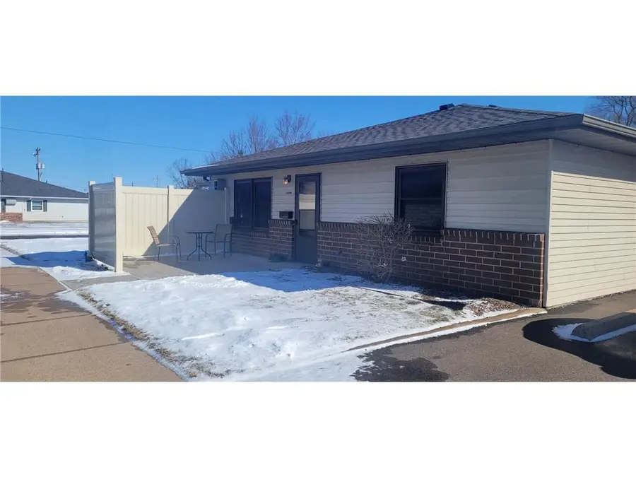 3408 Miller Street ##4, Eau Claire, WI 54701 - #3