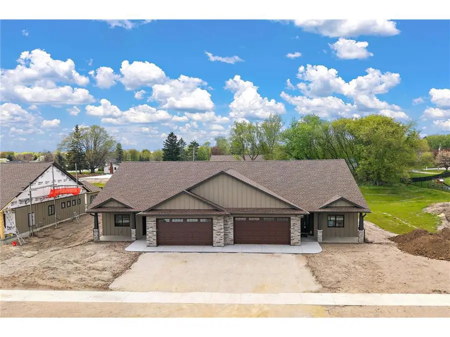 1060 Legend Lane, River Falls, WI 54022 - #2