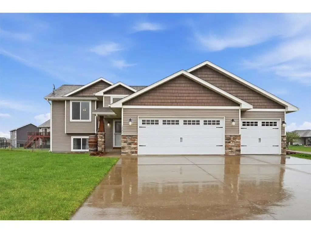 1542 Ponderosa Lane, New Richmond, WI 54017 - #1