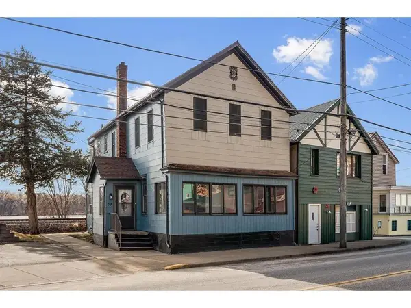 39 N Shore Drive, Fountain City, WI 54629