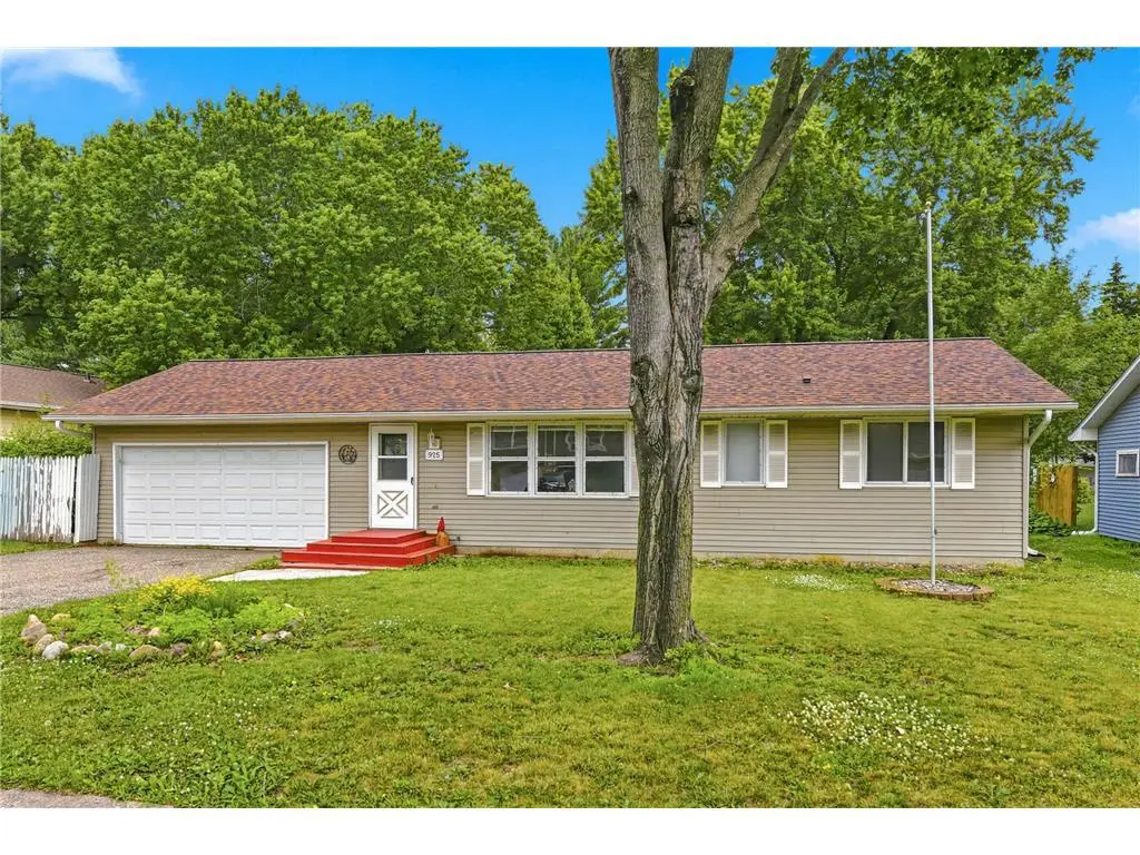 925 Roosevelt Street, River Falls, WI 54022 - #1