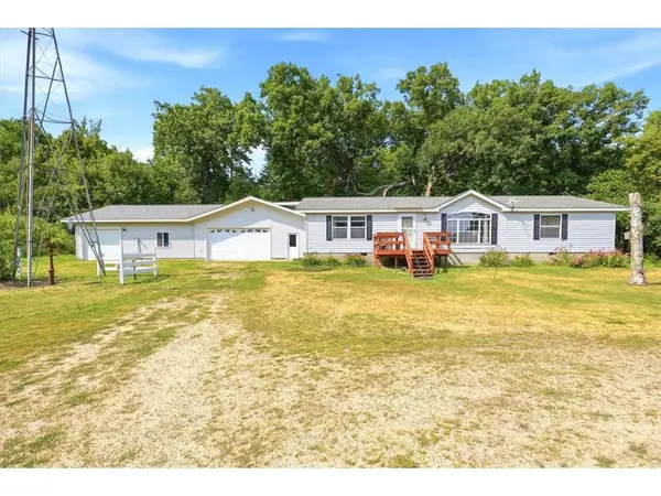 1041 220th Avenue, New Richmond, WI 54017