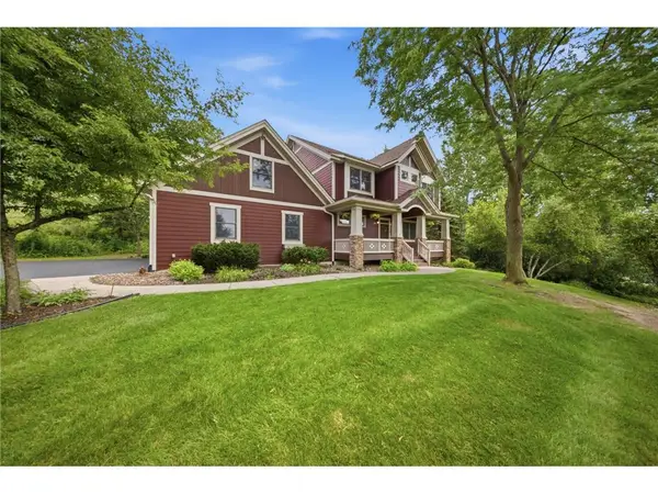 317 Meadow Ridge Court, Hudson, WI 54016