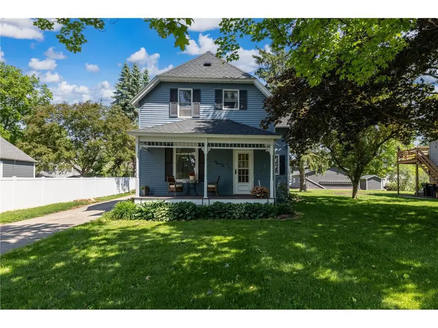 210 W Summit Avenue, Ellsworth, WI 54011 - #3