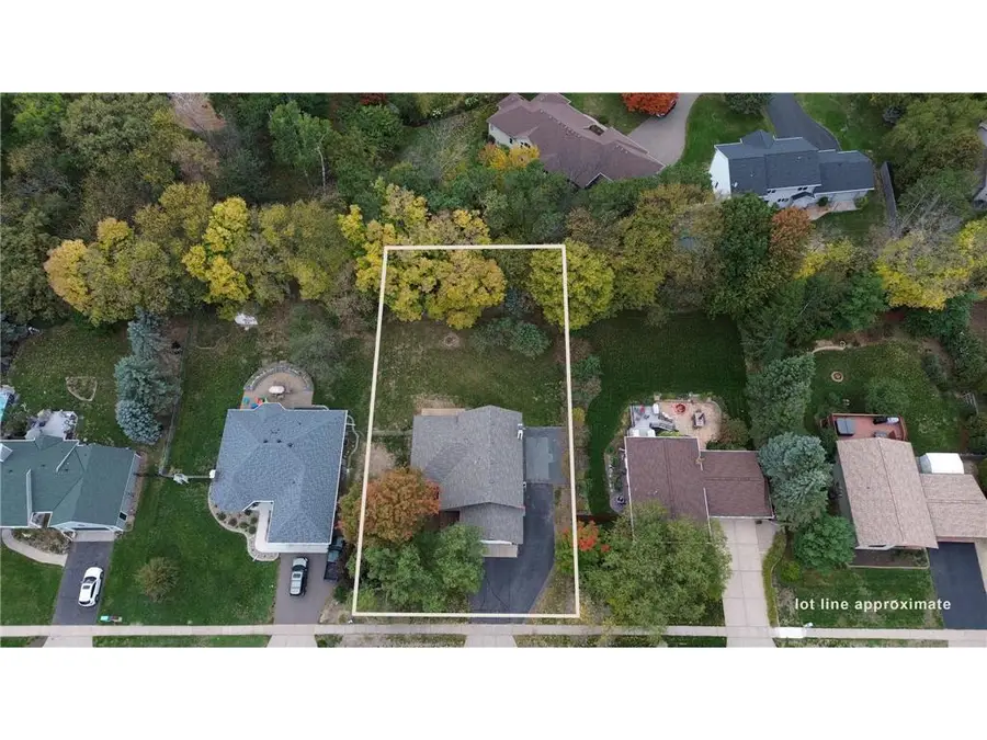 911 Grandview Drive, Hudson, WI 54016 - #3