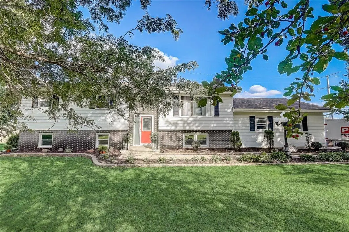 5426 Tower Line Rd, Hartford, WI 53559 - Image #1